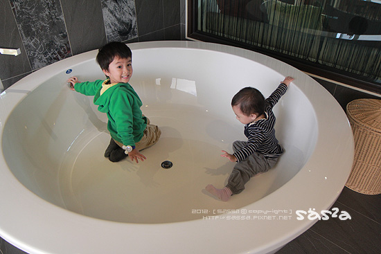 KARAT凱樂衛浴、180*180cm圓形浴缸