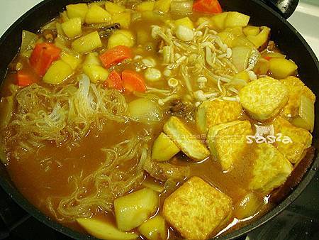 加入豆腐冬粉金針菇