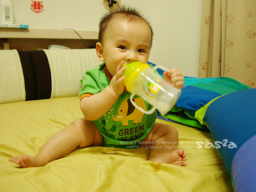 我在喝水啦 我在喝水啦