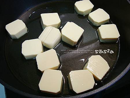 煎雞蛋豆腐 煎雞蛋豆腐