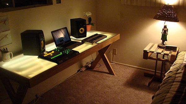 1800-glowing-audio-workstation.jpg