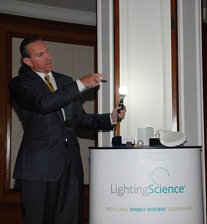 LED-Definity-Bulb3.jpg