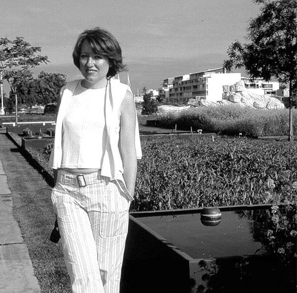 Catherine Mosbach.jpg