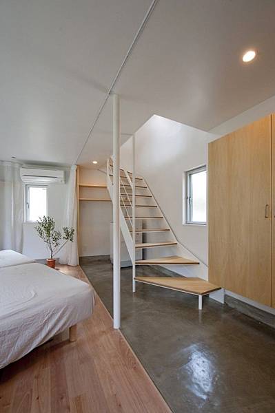 1318968512-09stairs-664x1000.jpg