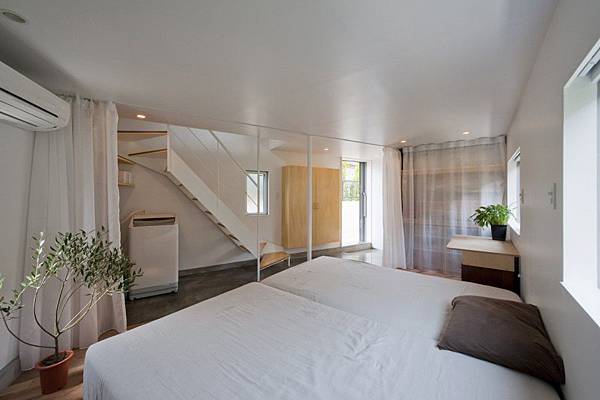 1318968504-08room1--1000x666.jpg
