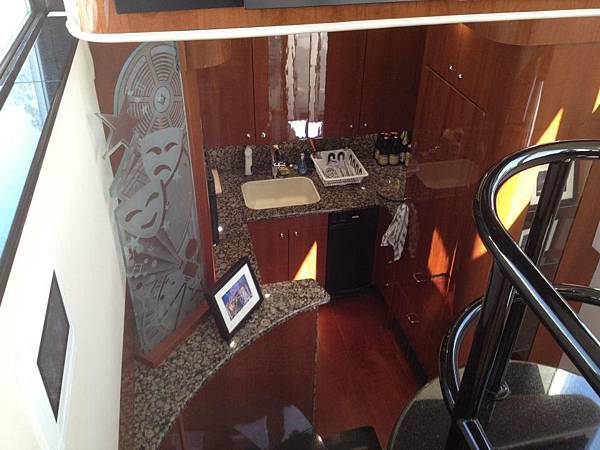 Lavish Celebrity Trailers-06.jpg