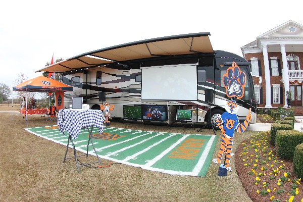 RV_Mobile_Theater3.jpg