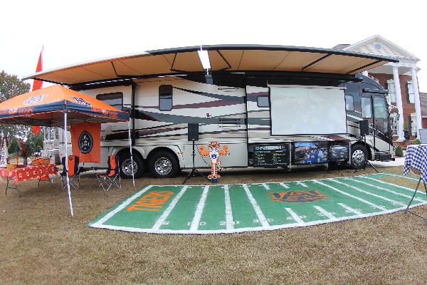 RV_Mobile_Theater2.jpg