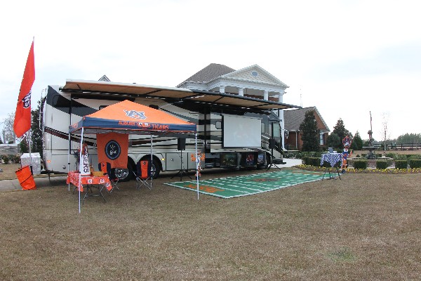 RV_Mobile_Theater1.jpg