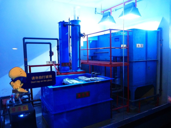 展示缸後場運作實況