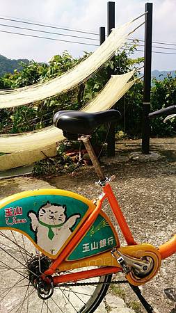 Ubike 出現在麵線工廠,是一個年青人騎上來的DSC_0723 Ubike 出現在麵線工廠,是一個年青人騎上來的DSC_0723