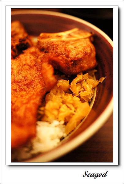 黑殿排骨飯 黑殿排骨飯