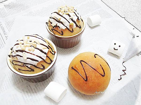 巧克力棉花糖聖代麵包9120.jpg
