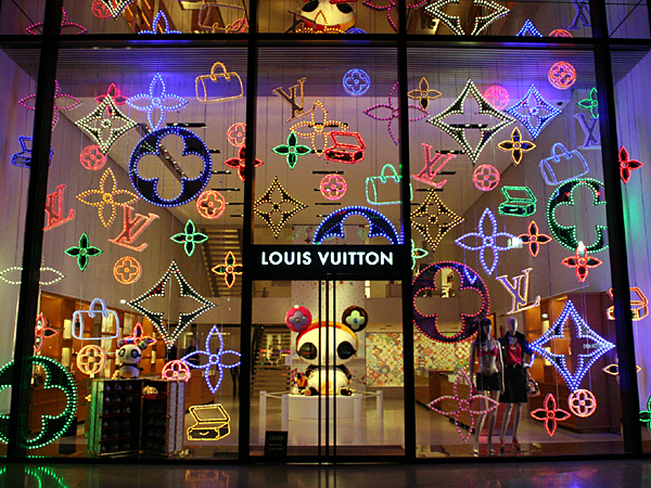 lv_om_0905_1.jpg