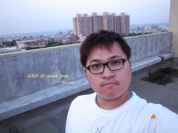 2009.09.21 - >///< 28mm 自拍都夠了!!