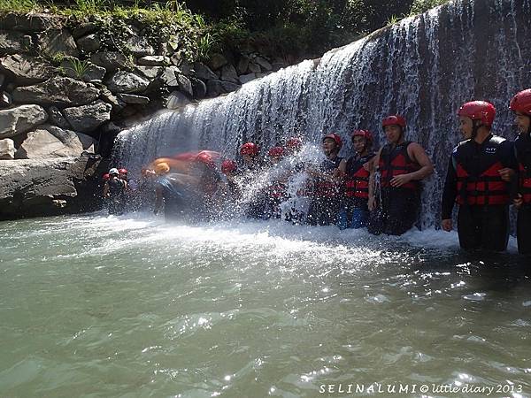 125 PA120067 瀑布體驗.JPG