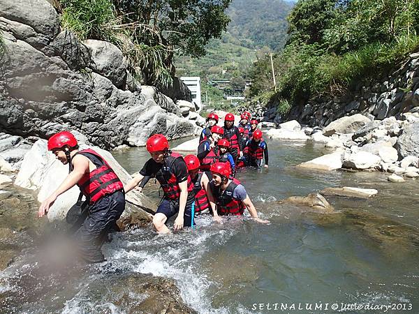 180 PA120085 溯溪.JPG