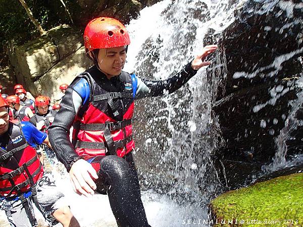 270 PA120142 往上爬.JPG