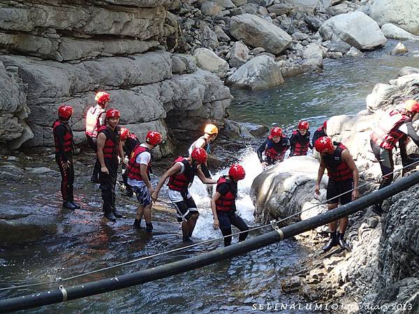 344 PA120160 溯溪.JPG