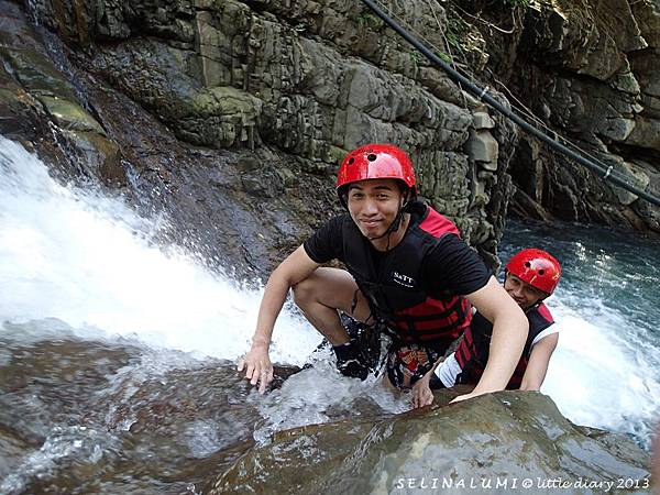 358 PA120174 往上爬.JPG