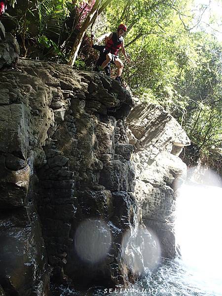 395 PA120192 最後的跳水.JPG