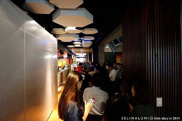 DSC08752 排成這樣 有事嗎.JPG