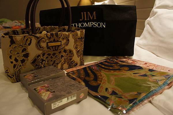 【国外旅游】泰国 泰 好买 XD~ 购购购~ +捷运