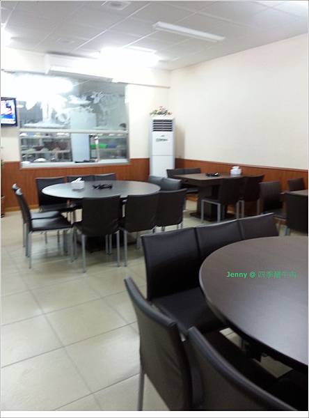 高雄=四季涮牛肉 涮牛肉片就像牛排肉一樣美=-四季涮牛肉