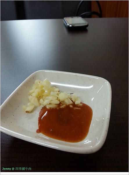 高雄=四季涮牛肉 涮牛肉片就像牛排肉一樣美=-四季涮牛肉