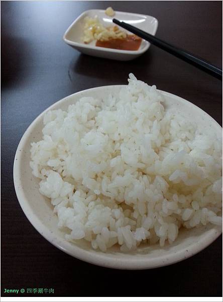 高雄=四季涮牛肉 涮牛肉片就像牛排肉一樣美=-四季涮牛肉