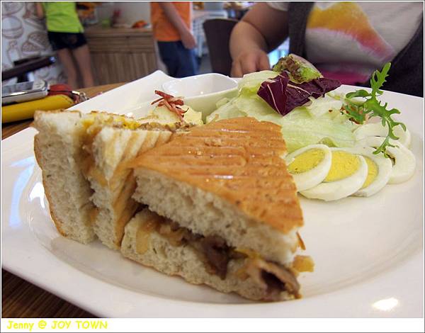 高雄=<食>嘿 我不是練功的!我是輕食店!!! 忠義堂 JOY TOWN=-JOY TOWN 高雄=<食>嘿 我不是練功的!我是輕食店!!! 忠義堂 JOY TOWN=-JOY TOWN