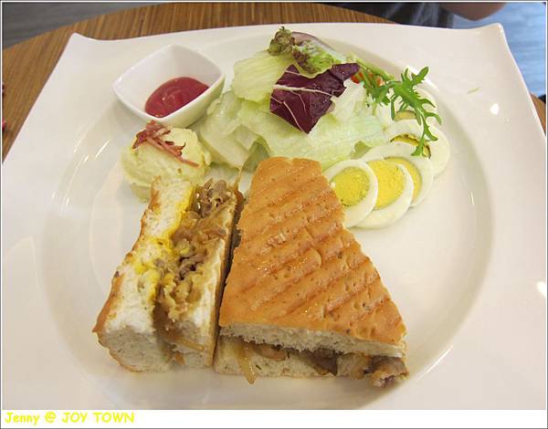 高雄=<食>嘿 我不是練功的!我是輕食店!!! 忠義堂 JOY TOWN=-JOY TOWN 高雄=<食>嘿 我不是練功的!我是輕食店!!! 忠義堂 JOY TOWN=-JOY TOWN