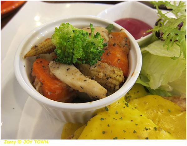 高雄=<食>嘿 我不是練功的!我是輕食店!!! 忠義堂 JOY TOWN=-JOY TOWN 高雄=<食>嘿 我不是練功的!我是輕食店!!! 忠義堂 JOY TOWN=-JOY TOWN