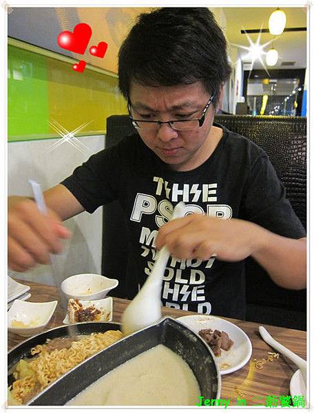 高雄=<食-燒烤。鍋類>二爺饕鍋 麻煩兒也能化身小當家=-二爺饕鍋 高雄=<食-燒烤。鍋類>二爺饕鍋 麻煩兒也能化身小當家=-二爺饕鍋