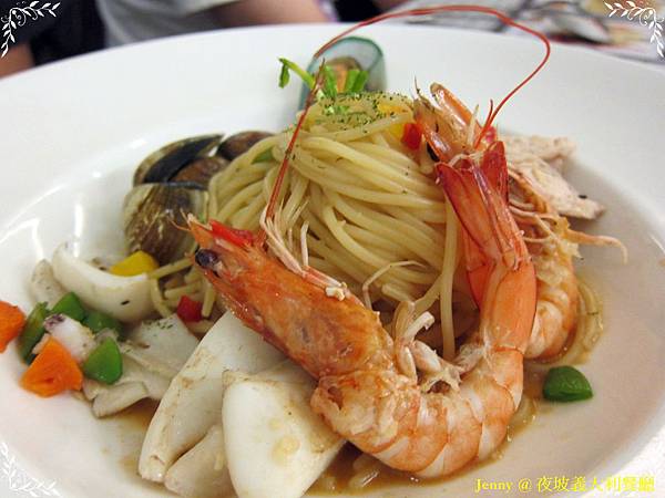 高雄=<食>夜坡義大利餐廳 人潮眾多排隊店=-夜坡義大利餐廳 高雄=<食>夜坡義大利餐廳 人潮眾多排隊店=-夜坡義大利餐廳