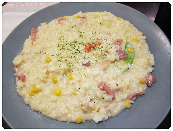 高雄=<食>高應大附近便宜又好吃的義大利麵 朵莉義大利麵屋=-朵莉義大利麵 高雄=<食>高應大附近便宜又好吃的義大利麵 朵莉義大利麵屋=-朵莉義大利麵