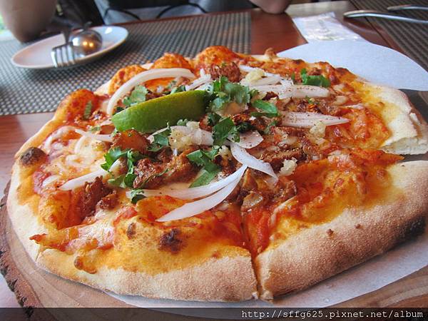 高雄鼓山區=<食>蜜熊窯烤披薩蔬食新選擇 披薩也能端上桌=-蜜熊窯烤披薩 高雄鼓山區=<食>蜜熊窯烤披薩蔬食新選擇 披薩也能端上桌=-蜜熊窯烤披薩