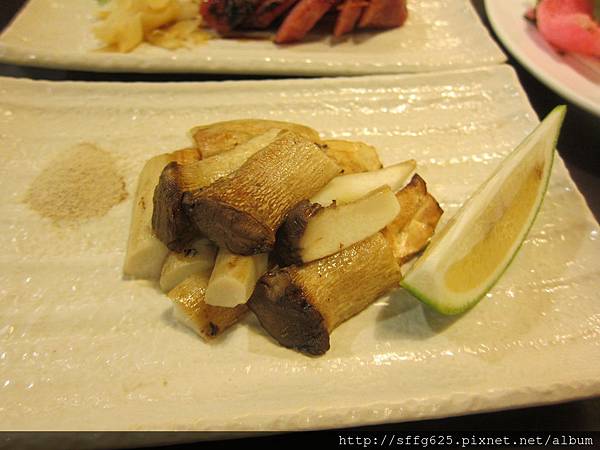 高雄苓雅區=<食>竹串燒 串燒不就是插在竹串上嗎?=-竹串燒