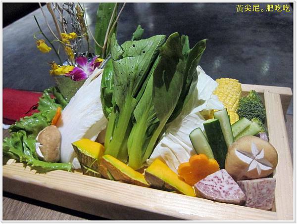 高雄前金區=<食>右京棧 讓我們全家讚不絕口~ 文末有肉品招待券抽獎=-右京棧