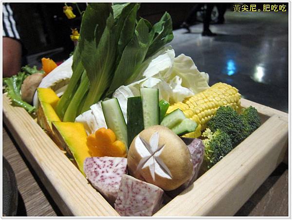 高雄前金區=<食>右京棧 讓我們全家讚不絕口~ 文末有肉品招待券抽獎=-右京棧