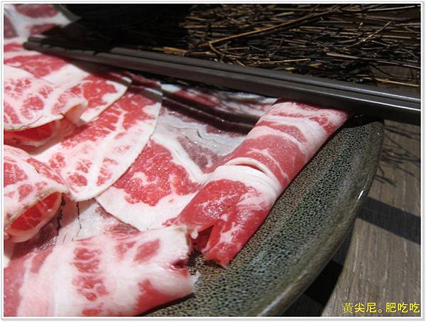 高雄前金區=<食>右京棧 讓我們全家讚不絕口~ 文末有肉品招待券抽獎=-右京棧