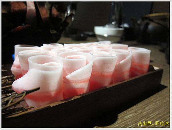 高雄前金區=<食>右京棧 讓我們全家讚不絕口~ 文末有肉品招待券抽獎=-右京棧