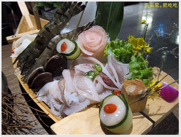 高雄前金區=<食>右京棧 讓我們全家讚不絕口~ 文末有肉品招待券抽獎=-右京棧