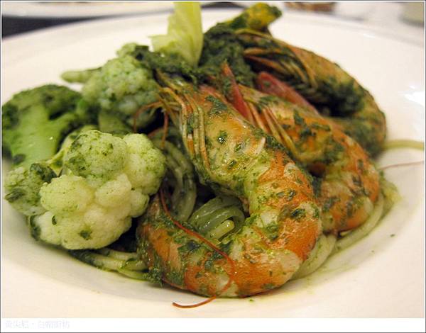 高雄鼓山區=<食>白帽廚坊 ~ 一步一步攻佔青海路的餐廳吧!!!!=-白帽廚坊 高雄鼓山區=<食>白帽廚坊 ~ 一步一步攻佔青海路的餐廳吧!!!!=-白帽廚坊