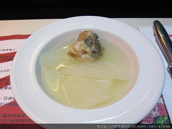 高雄左營區=<食>瘋牛排洋食自由店~兩人份牛排都比我手還大了=-瘋牛排洋食 高雄左營區=<食>瘋牛排洋食自由店~兩人份牛排都比我手還大了=-瘋牛排洋食