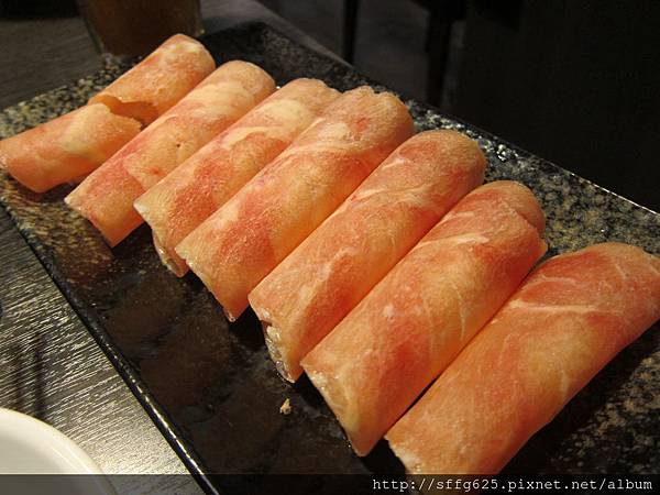 高雄左營區=<食>次迴麻辣鍋物 ~ 可是我比較愛昆布=-次迴麻辣鍋物