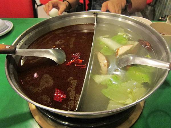 高雄鳳山區=<食>尚鼎麻辣火鍋 完全走一種食材新鮮的路線=-尚鼎麻辣火鍋