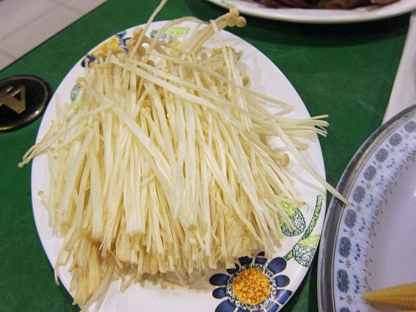 高雄鳳山區=<食>尚鼎麻辣火鍋 完全走一種食材新鮮的路線=-尚鼎麻辣火鍋