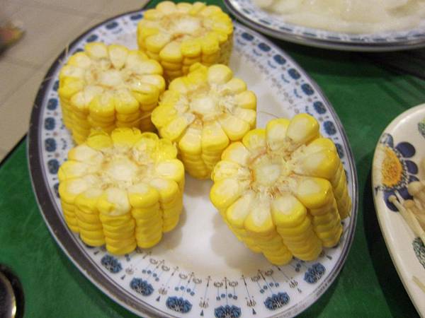 高雄鳳山區=<食>尚鼎麻辣火鍋 完全走一種食材新鮮的路線=-尚鼎麻辣火鍋