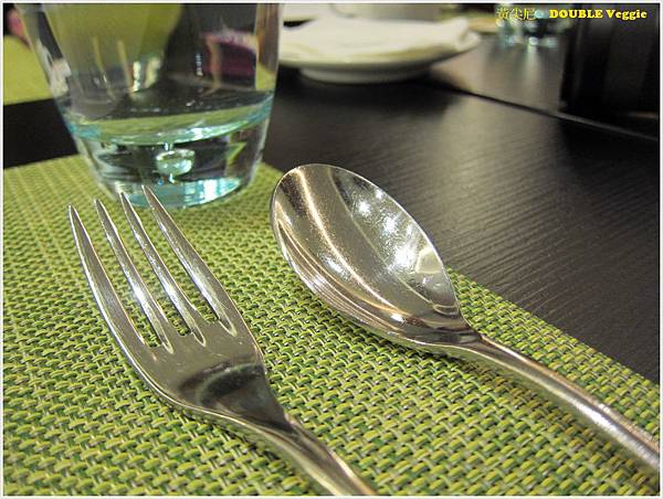 高雄苓雅區=<試吃>Double Veggie 蔬活食堂 一種環遊世界的概念蔬食=-Double Veggie 高雄苓雅區=<試吃>Double Veggie 蔬活食堂 一種環遊世界的概念蔬食=-Double Veggie